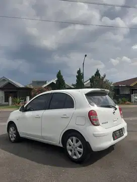 Nissan March 2012 Bensin