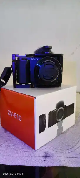 Sony ZV -E10 Mirroless Camera
