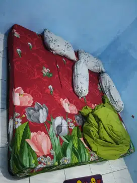 Kasur Central Deluxe 3 bulan baru beli, ada per nya ya
