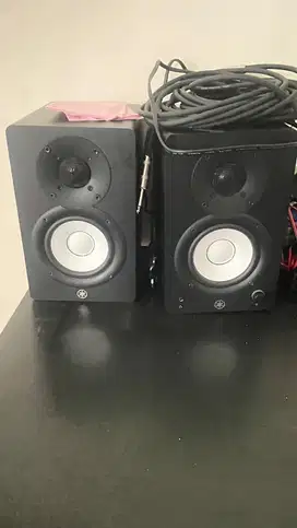 Sound flat yamaha HS4