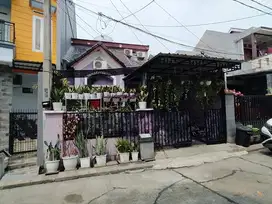 RUMAH SEKEN 2 LANTAI DI PERUMAHAN BUKIT GOLF RIVERSIDE, BEBAS BANJIR