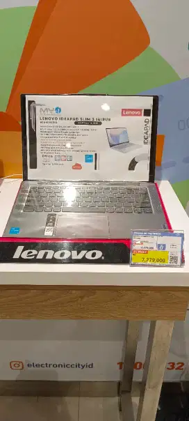 Laptop Lenovo Ideapad Slim 3 14IRU8 8/512GB (Kredit Tanpa DP)