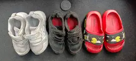 3 pasang sepatu sendal seken anak umur 5 sd 6 thn murah 20k semuanya