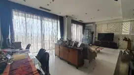 Penthouse with rooftop private pool in Kemang | Harga miring