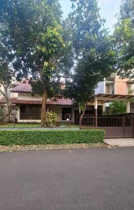 Rumah di Jln Cendrawasih, Garuda Bintaro Jaya Sektor 1, Jaksel