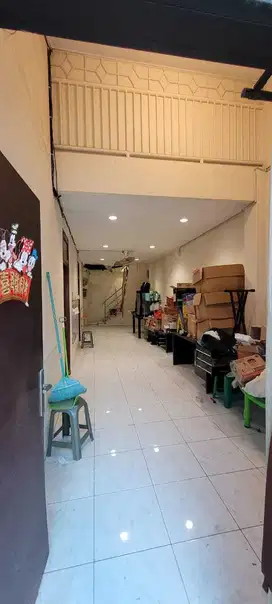 RUMAH DI HIBRIDA, KELAPA GADING, JAKARTA UTARA