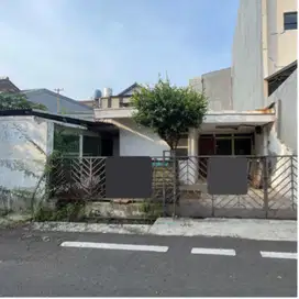 Dijual Rumah Tua Hitung Tanah Di Cipinang Elok