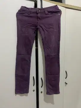 Jeans Ungu Wanita