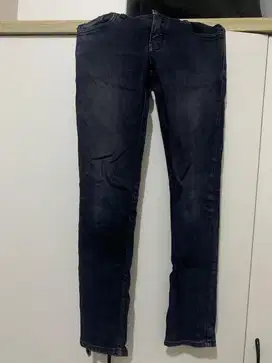 Celana jeans hitam