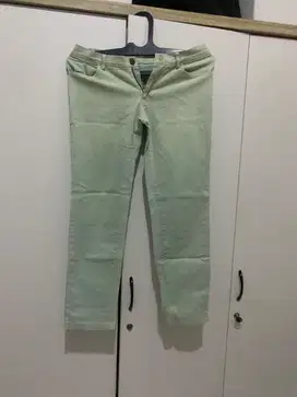 Celana Jeans hijau sage