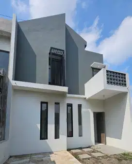 Rumah 2 Lantai Minimalis Area Perumahan Pandanwangi Sulfat Malang
