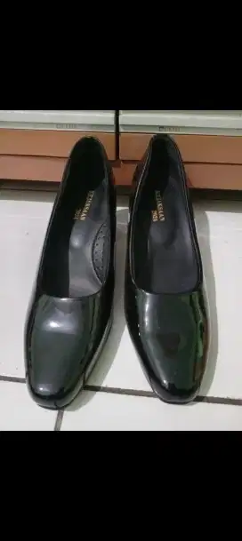 Dijual sepatu kerja
