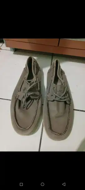 Dijual sepatu lacoste