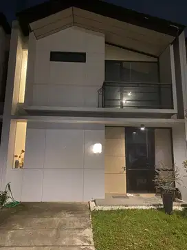 Rumah di Cluster Lippo Village, Karawaci, Binong, Kab. Tangerang