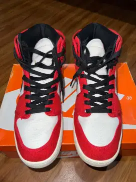 AJ 1 KO CHICAGO