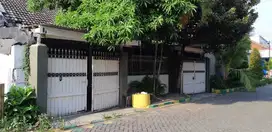 Rumah Tenggilis Dekat Ubaya Metropolis