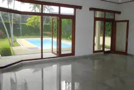 Dijual single house 1 lantai hadap utara lokasi strategis cipete
