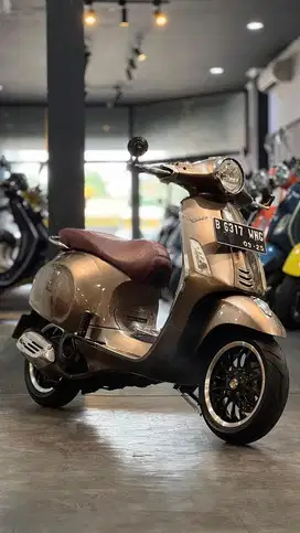 Primavera 150 3V ( Rare color )