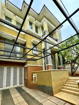 Dijual Rumah di Layar Permai, PIK