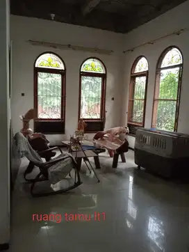 Di Jual Rumah bangunan 2,5 Lantai Sukodami Gubeng Surabaya