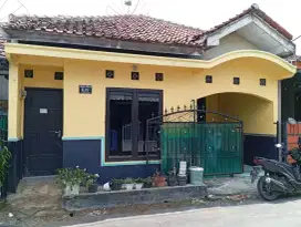 Dikontrakkan rumah 2lantai siap huni