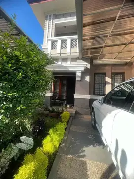Rumah Rapi 2 Lantai di The Green BSD City Dekat Akses Tol