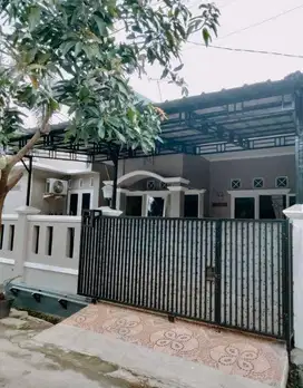 Rumah hook dijual dalam klaster