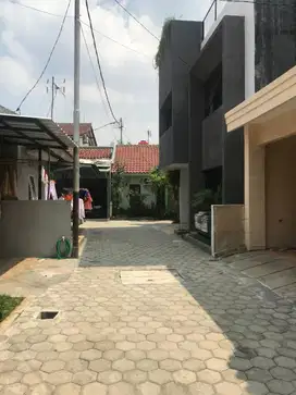 DISEWAKAN : Hunian Tenang & Strategis dikawasan  Pasar Minggu