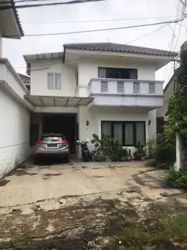 DIjual Rumah 2 lantai DI BSD CLuster Catalonia Lokasi aman strategis