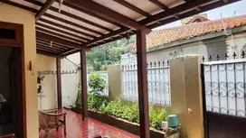 Rumah siap huni, bagus luas 1.1/2 lantai di Tebet
