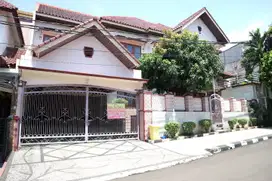 Rumah Pesona Khayangan Depok LT 598 LB 670 SHM 6 KT 4 KM