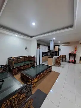 Rumah siap huni, Renovasi, Barat Daya, 2LT, di Cluster Castila BSD