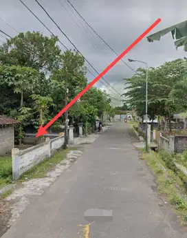 Tanha beserta Bangunan Dekat Universitas Aisyiyah, Sleman