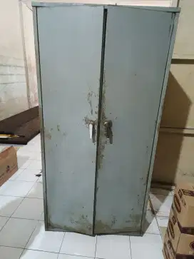 Lemari Arsip Besi