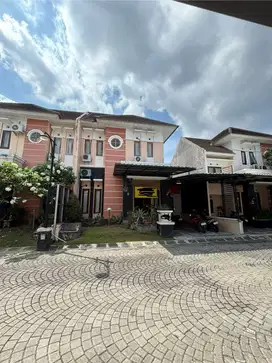 Rumah dalam perumahan di tengah kota dekat tugu jogja