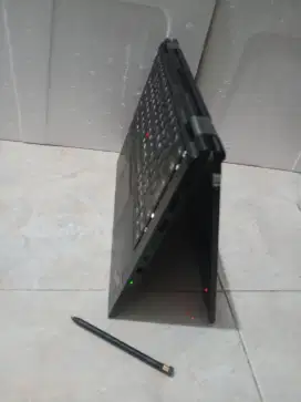 Laptop thinkpad yoga 370 layar sentuh+pen core i7 ram 8 ssd 256