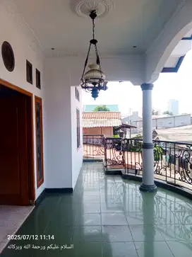 DISEWAKAN RUMAH SERBAGUNA SUPER STRATEGIS – PANCORAN JAKARTA SELATAN