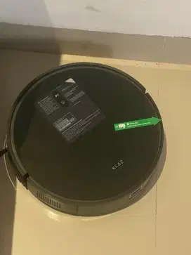 klaz pembersih lantai robotik