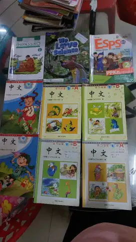 Buku bekas anak SD