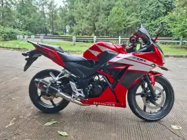 Honda CBR 150 Merah Hitam