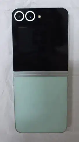 Samsung Z flip 6 256gb likenew