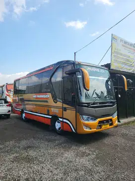 Dijual medium bus Mitsubishi 2012