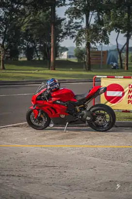 2024 Panigale V4