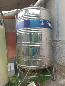 Toren bekas pemakaian air PAM