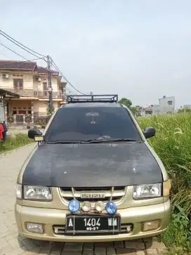 Jual mobil Isuzu panther