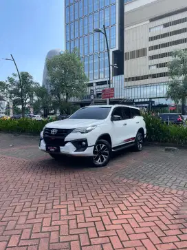 Toyota Fortuner 2.4 VRZ TRD 2018