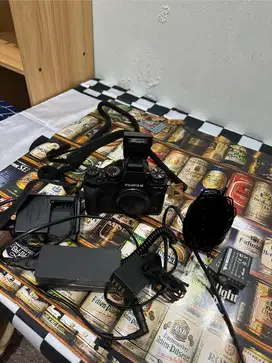 FUJIFILM XT-2 BODY ONLY Second (BOX)