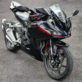 CBR 250RR 2023 ISTIMEWA Black Freedom