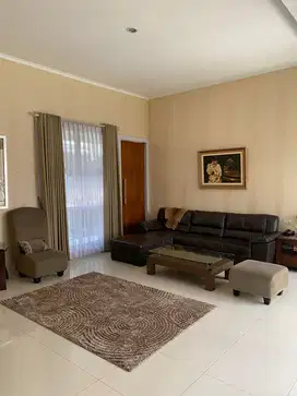 Dijual Rumah Bagus Semi Furnish Strategis Sayap Antapani Bandung
