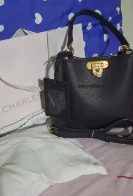 Jual Preloved Tas charles and keith